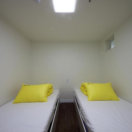 24 Guesthouse Myeongdong Town Seul Oda fotoğraf