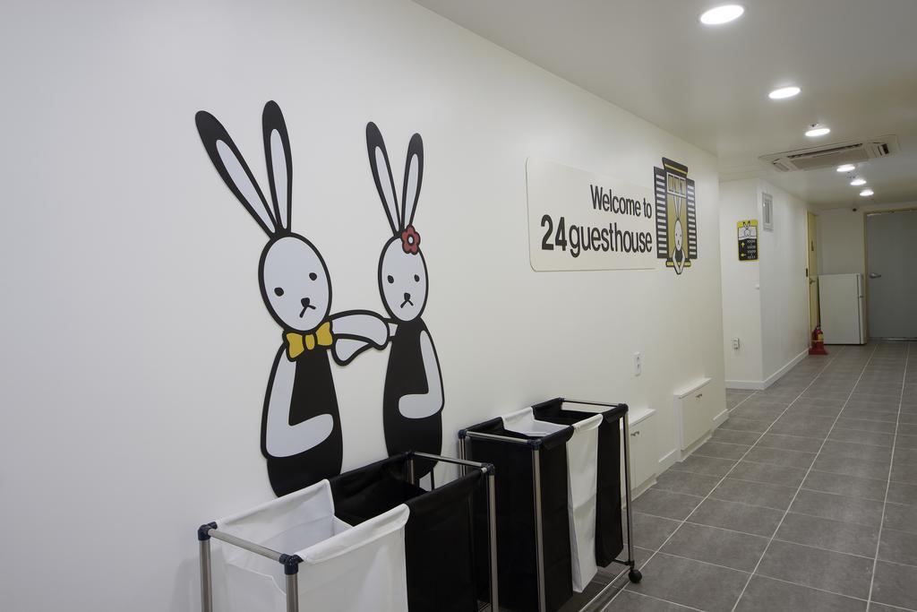 24 Guesthouse Myeongdong Town Seul Dış mekan fotoğraf